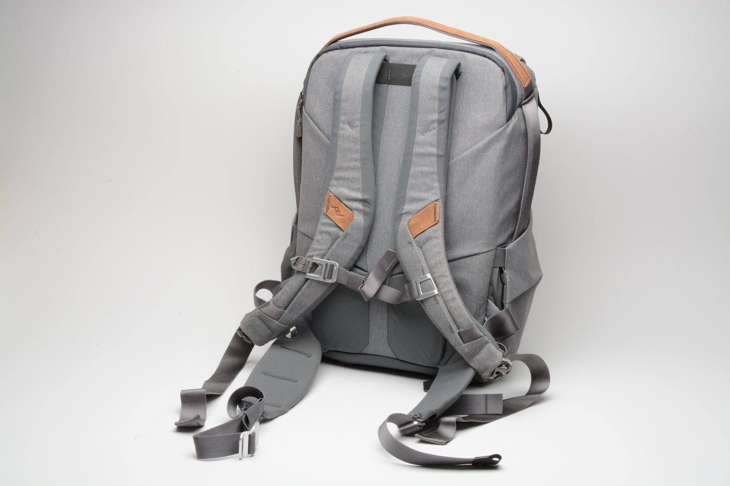 Peak Design Everyday Backpack 20L Ash Gray, Very clean