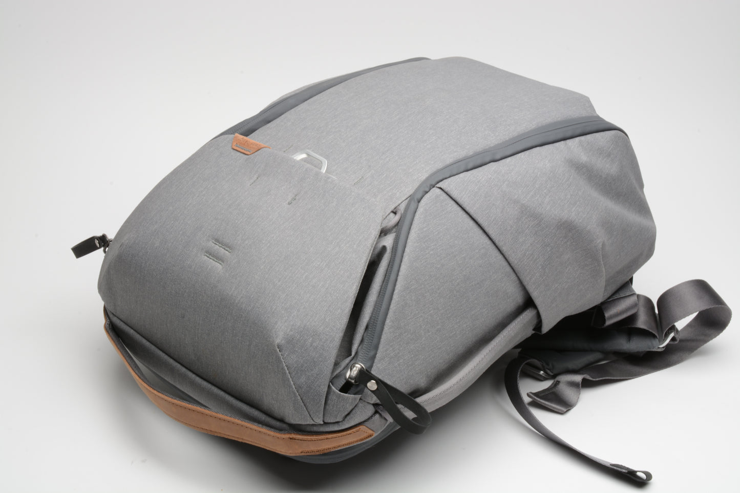 Peak Design Everyday Backpack 20L Ash Gray, Very clean