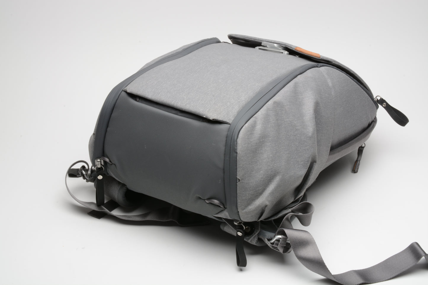 Peak Design Everyday Backpack 20L Ash Gray, Very clean