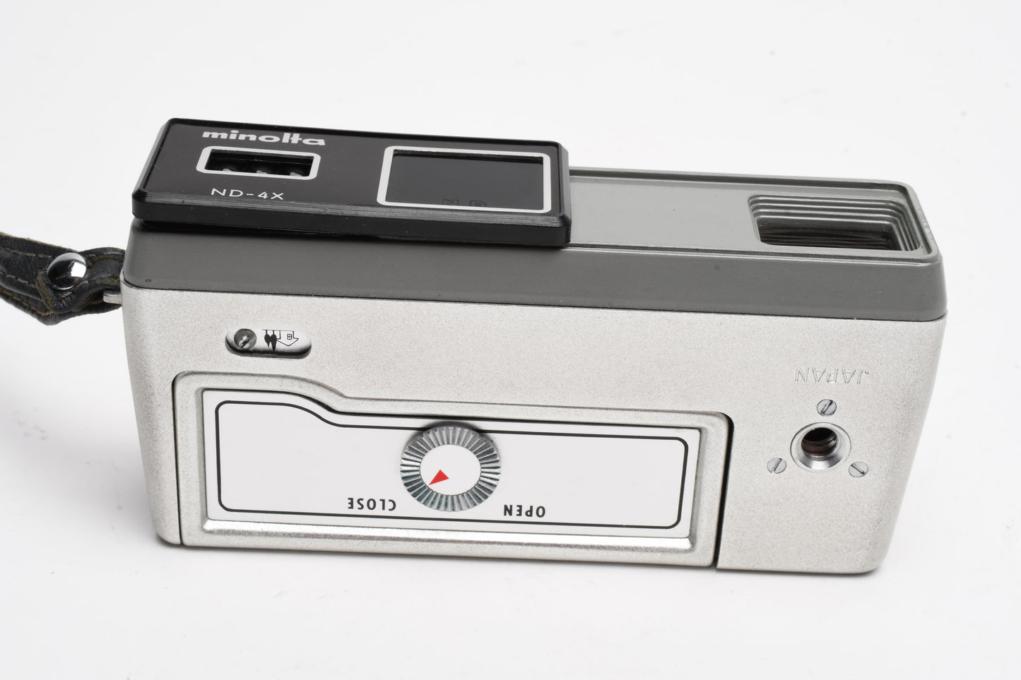 Minolta 16 E.E Subminiature camera, case, strap, Works! Clean (Silver)