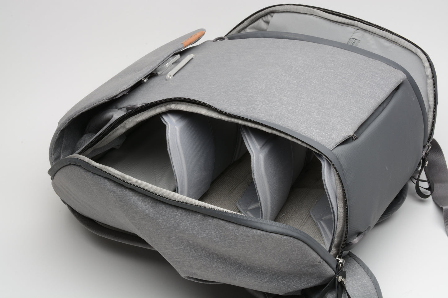 Peak Design Everyday Backpack 20L Ash Gray, Very clean