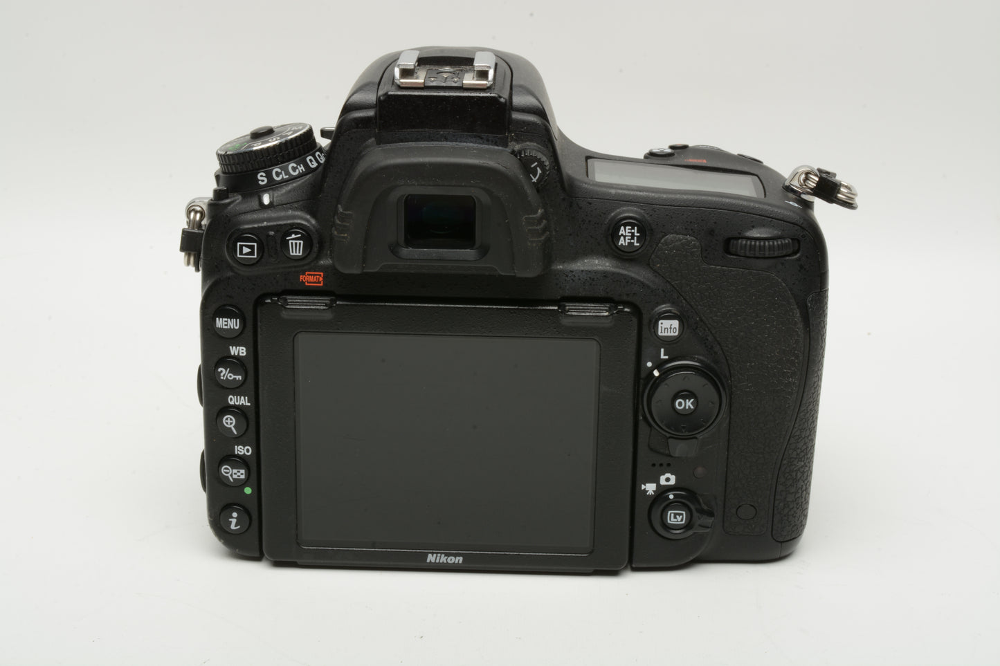 Nikon D750 DSLR Body w/2x batts, dual charger, 140K Acts, Still Great!