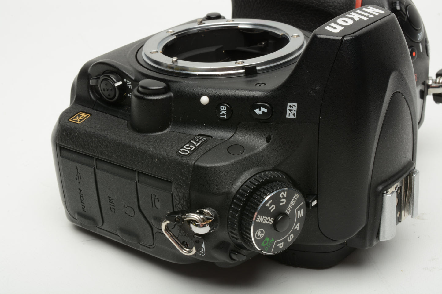 Nikon D750 DSLR Body w/2x batts, dual charger, 140K Acts, Still Great!