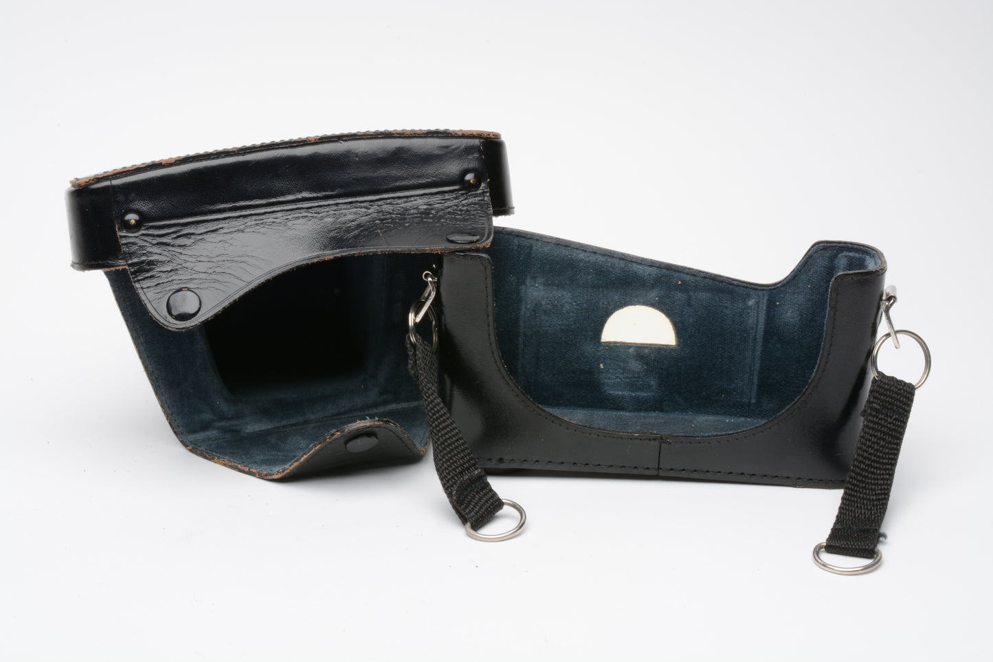 Etui et sangle en cuir Leitz - Leica Leather Lens Case & Strap - aprox. 95x55mm Etui et sangle en cuir Leitz - Leica Leather Lens Case & Strap - aprox. 95x55mm