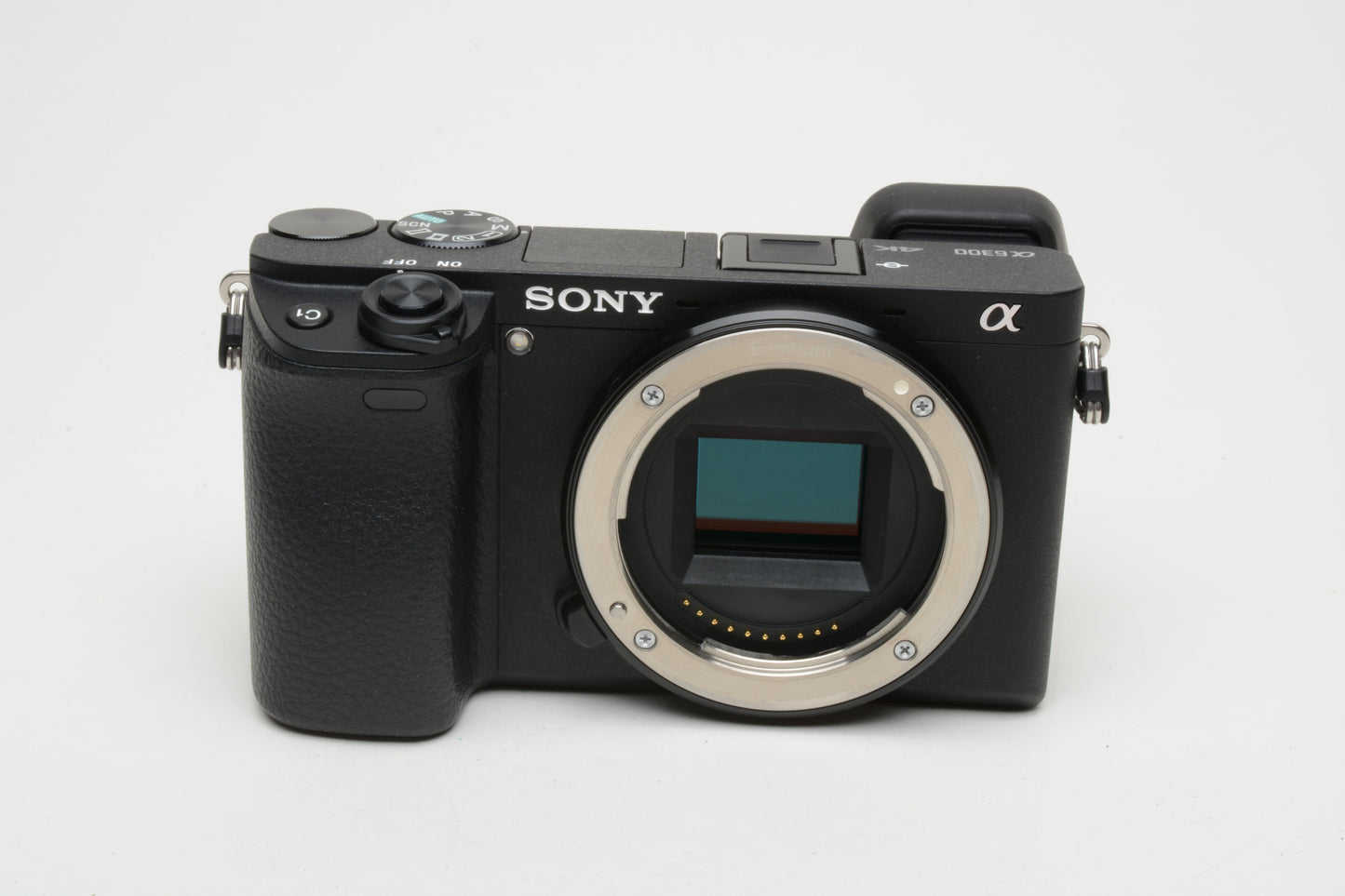 Sony A6300 Mirrorless body, batt+charger, Only 976 Acts, USA version, Clean