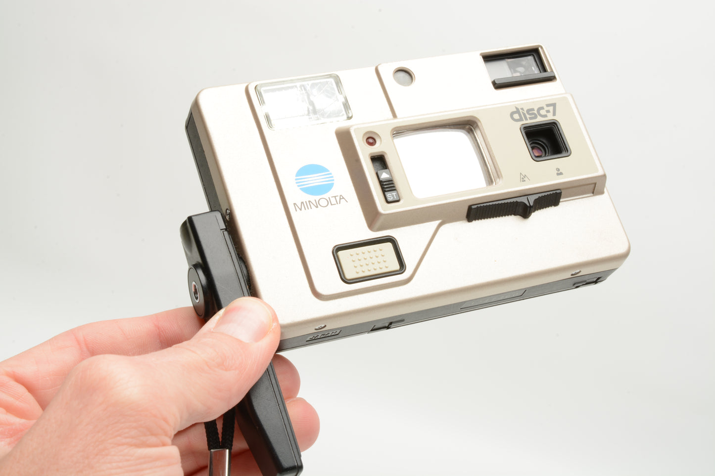 Minolta Disc 7 Disc camera strap, nice collector piece