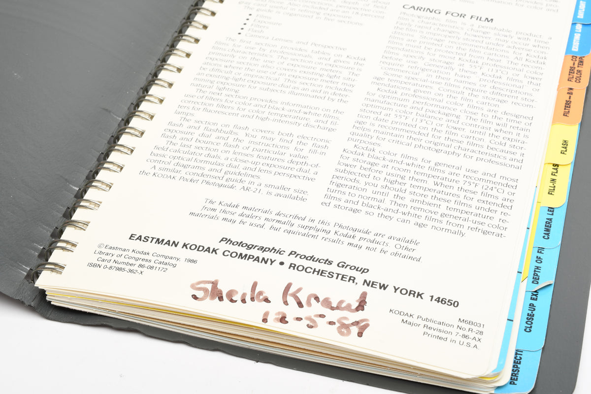 Kodak Professional Photoguide 1986, Clean, Complete