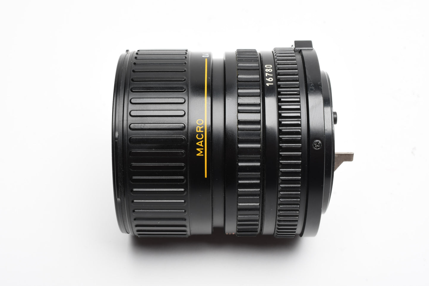 Canon 28-55mm f3.5-4.5 compact zoom w/Canon UV, Caps, FD Mount