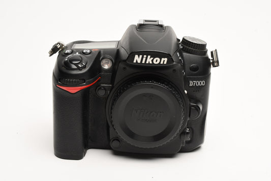 Nikon D7000 16.2MP DSLR, batt, charger, 306K Acts, Tested, Great!