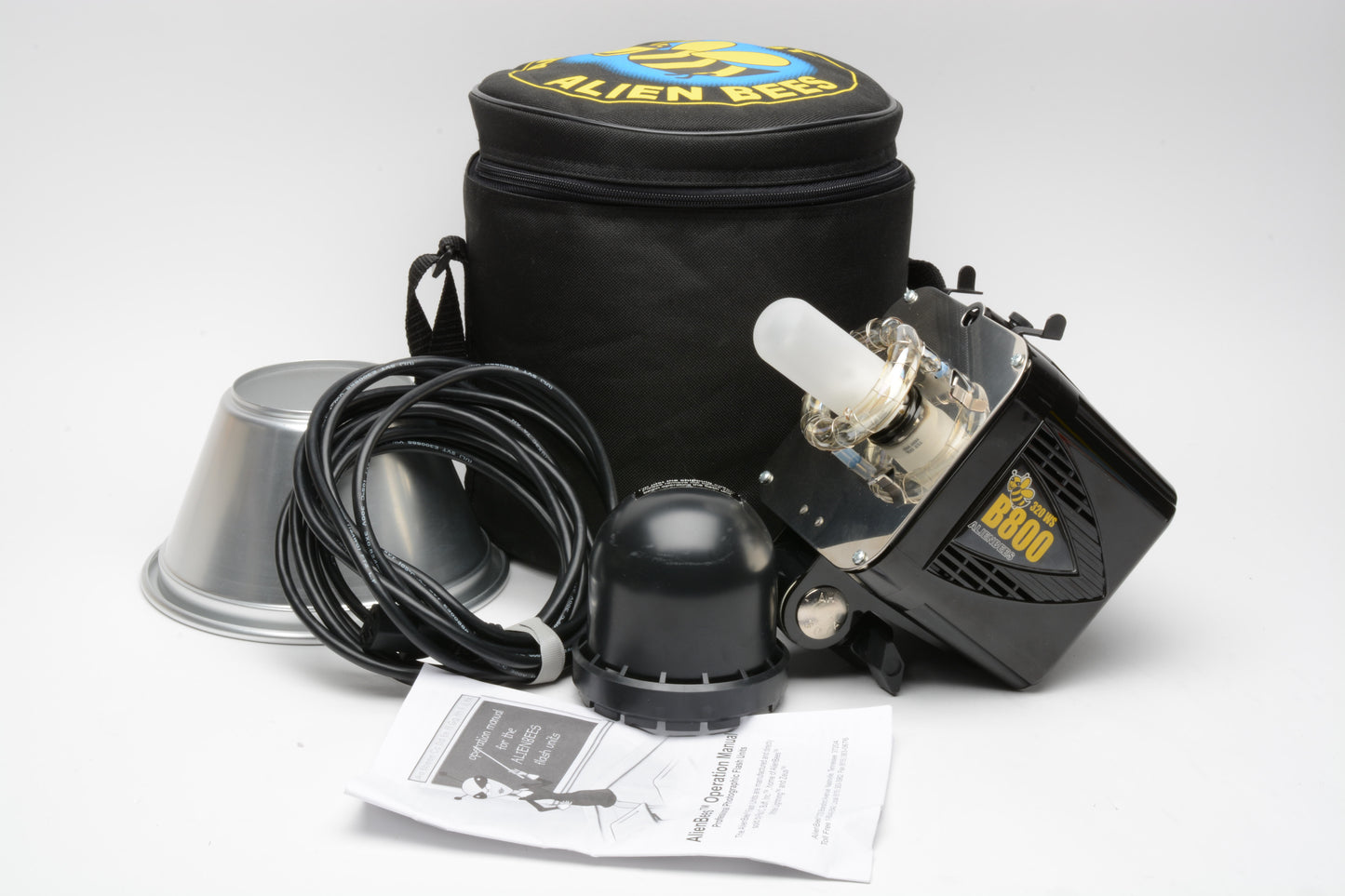 Paul C. Buff Alien Bees 320WS B800 monolight flash head, case, reflector, Very Clean!