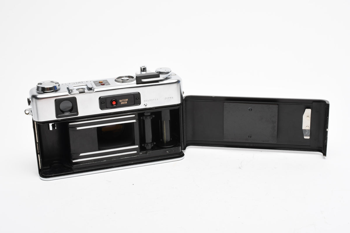 Yashica G Electro 35 GSN 35mm Rangefinder Camera w/45mm f1.7 lens,  New seals, *Read