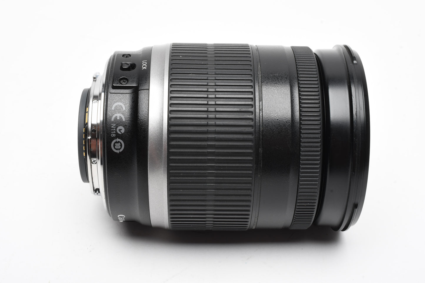 Canon EFS 18-200mm f3.5-5.6 IS zoom lens, caps, Box, Good!