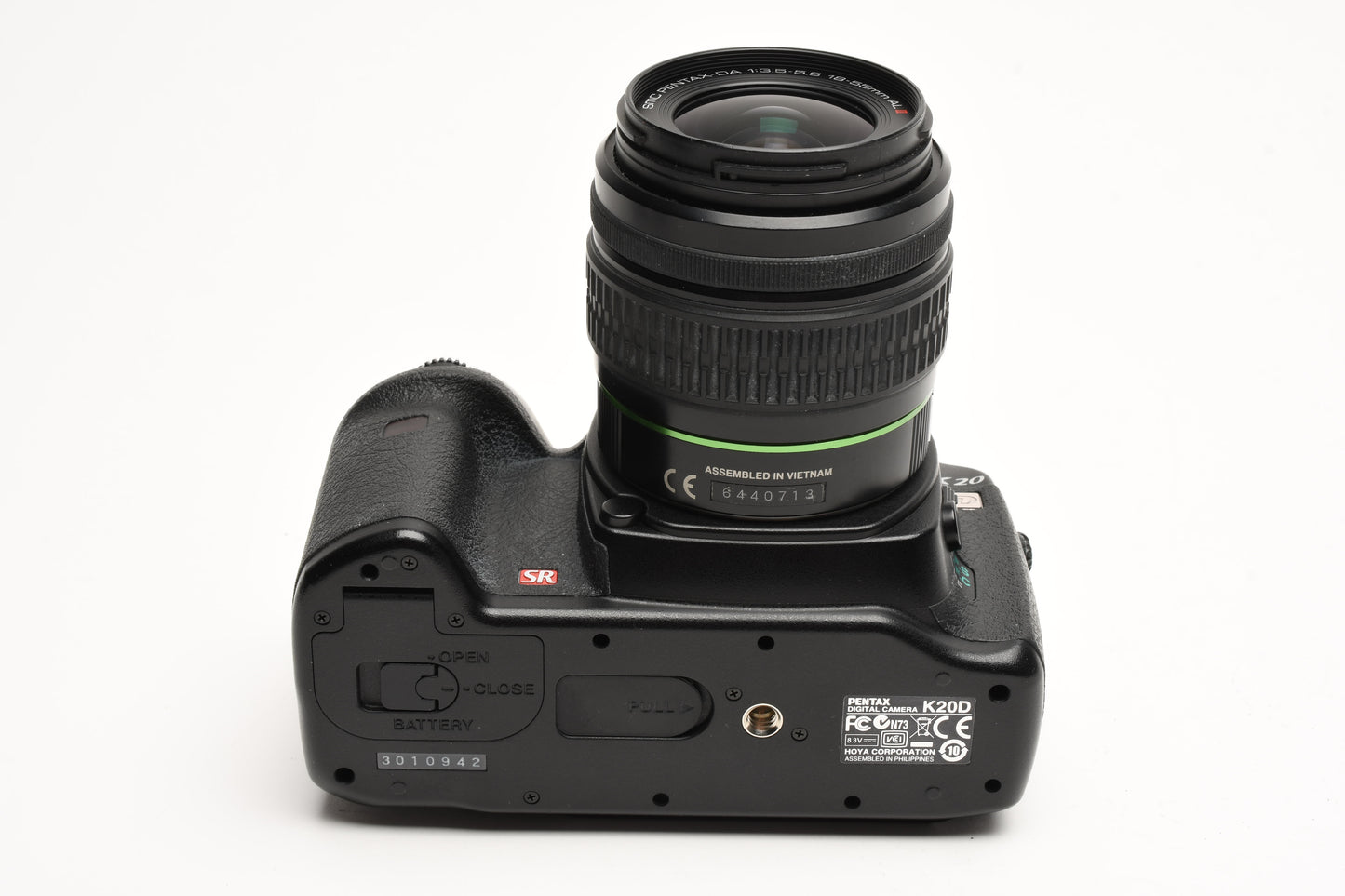 Pentax K20D DSLR Body w/18-55mm zoom, 2X Batts+charger, Only 8409 Acts