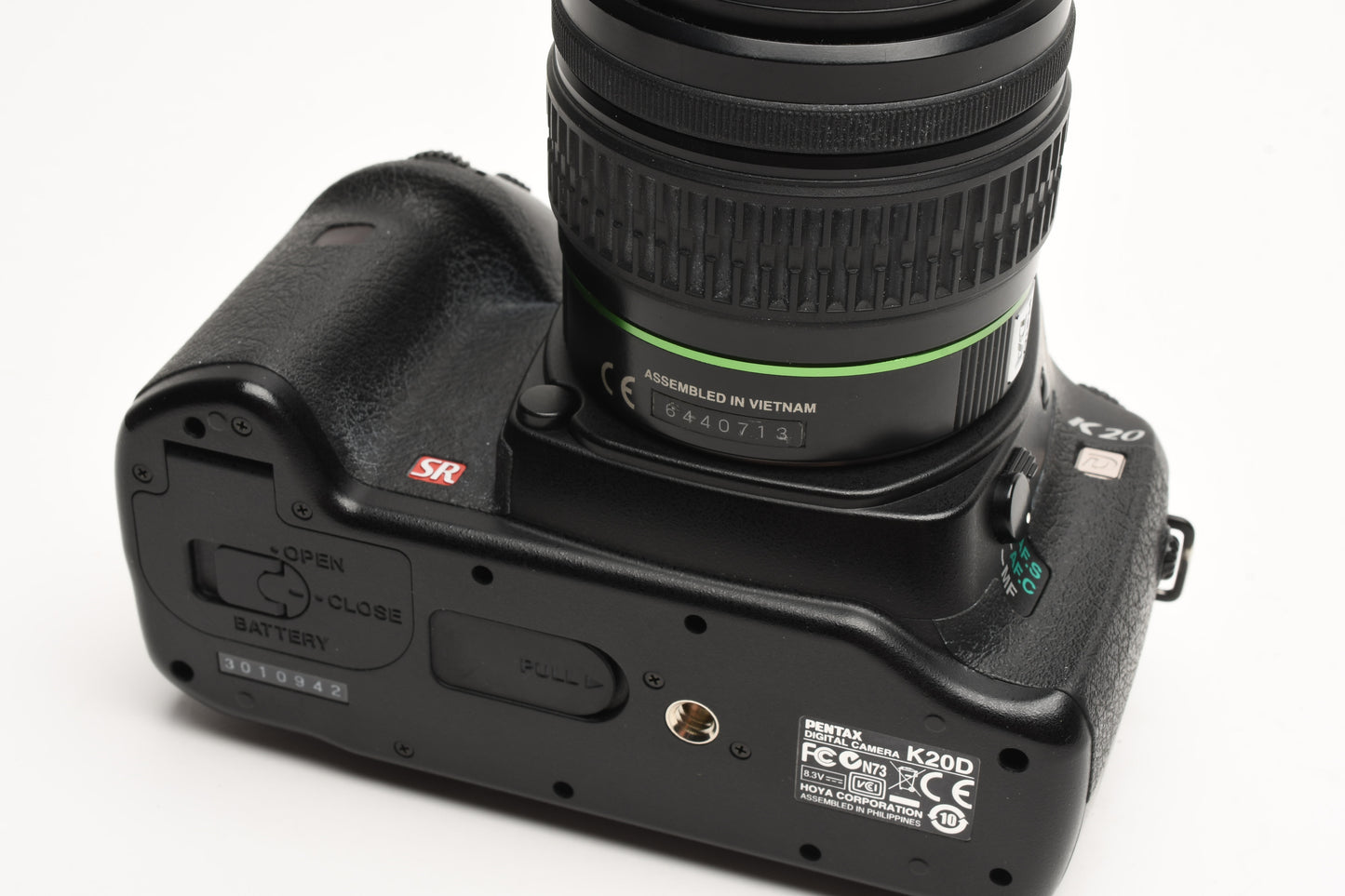 Pentax K20D DSLR Body w/18-55mm zoom, 2X Batts+charger, Only 8409 Acts