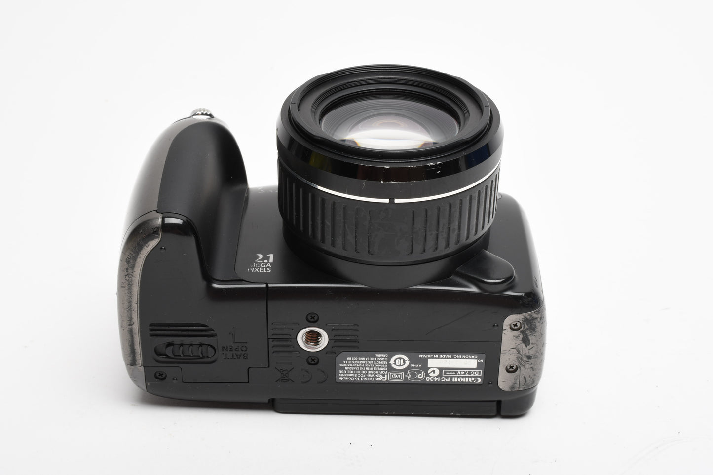 Canon Powershot SX20IS 12.1MP Digital Point&Shoot camera, hood, strap, manual