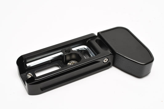 Wepoto A74P Expansion Grip with Quick Release Plate for Arca, Sony A7 IV