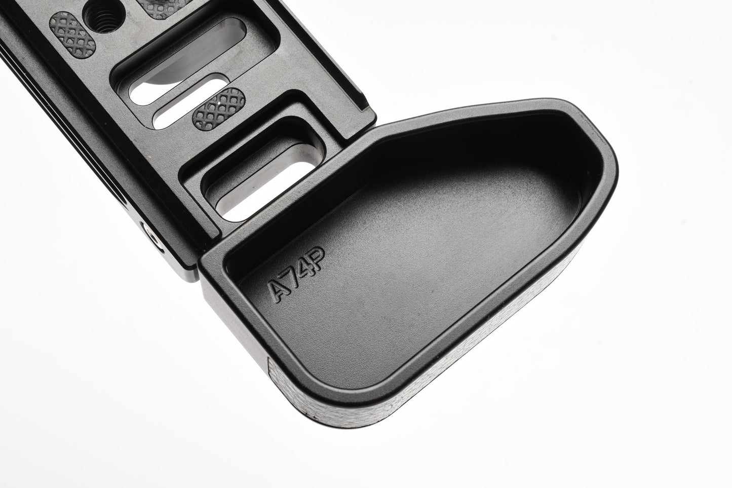 Wepoto A74P Expansion Grip with Quick Release Plate for Arca, Sony A7 IV