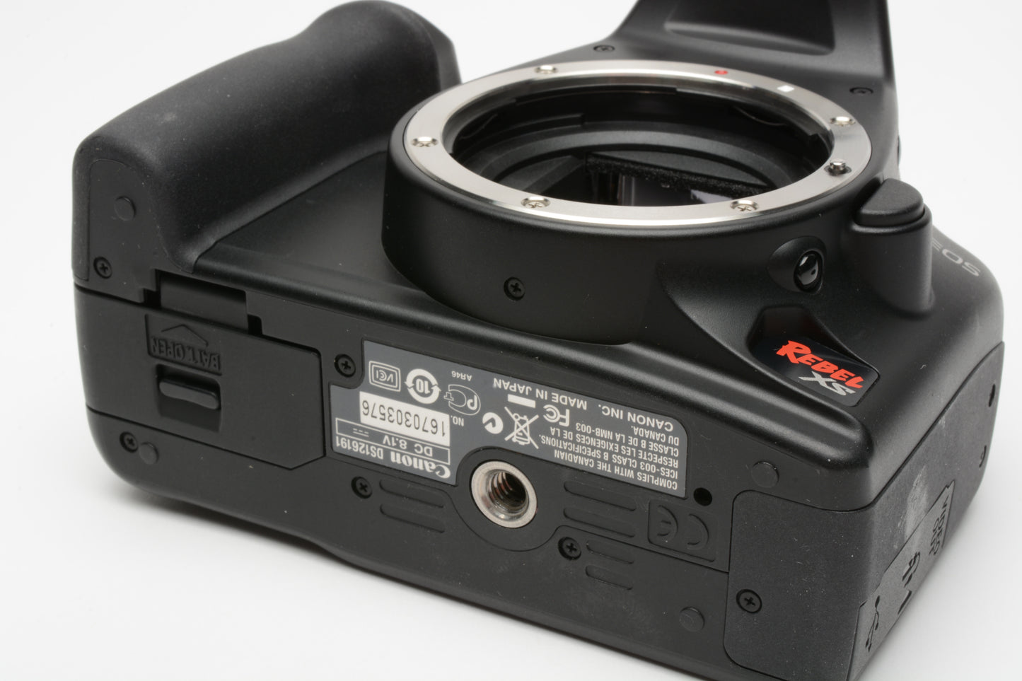 Canon EOS Rebel XS DSLR Body Only w/batt+charger Only 441 Acts!