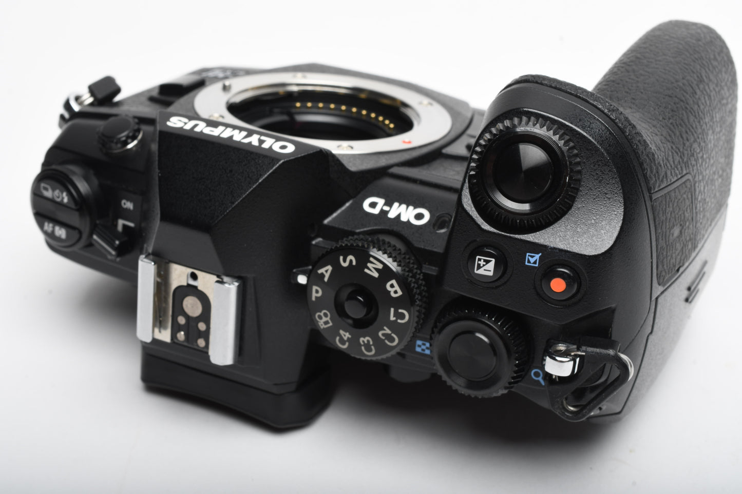 Olympus OM-D E-M1 Mark III Mirrorless Body, 45,911 Acts, 2X Batts, Nice!
