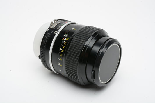 Nikon Nikkor AI 105mm f2.5 portrait lens, caps, very clean & sharp!