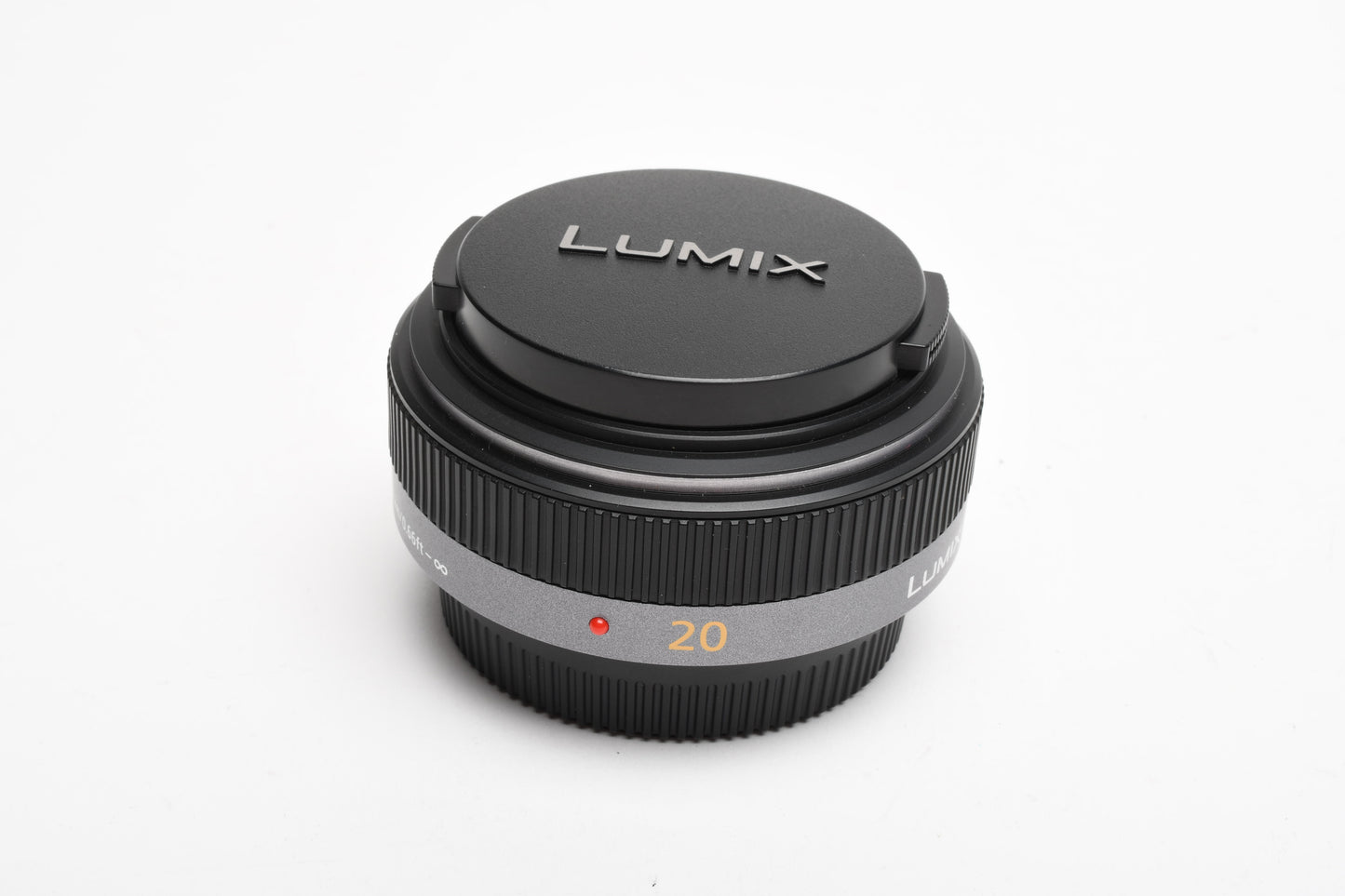 Panasonic Lumix 20mm f1.7 G lens, Very clean, w/Pouch + Hood