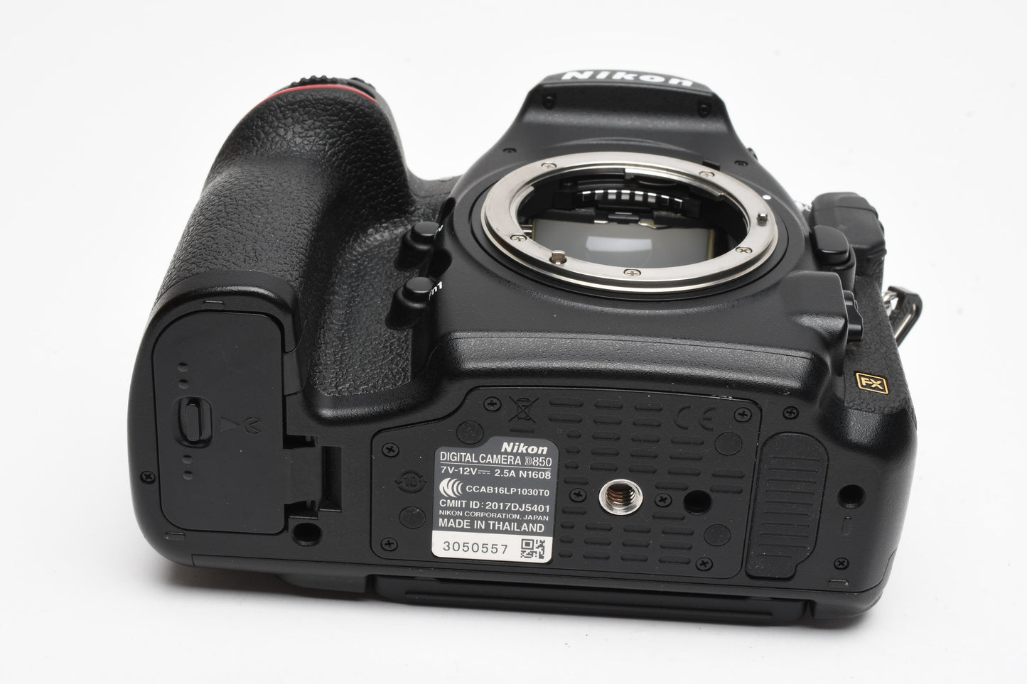 Nikon D850 DSLR Body w/batt+charger Only 17,107 Acts, Clean, Boxed, USA