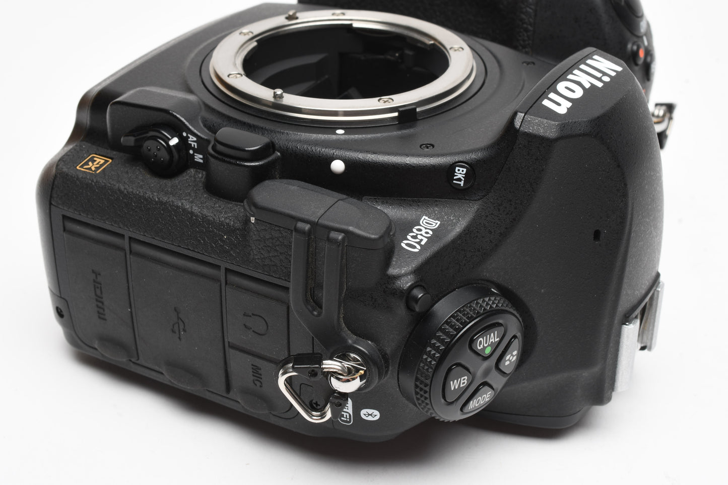 Nikon D850 DSLR Body w/batt+charger Only 17,107 Acts, Clean, Boxed, USA