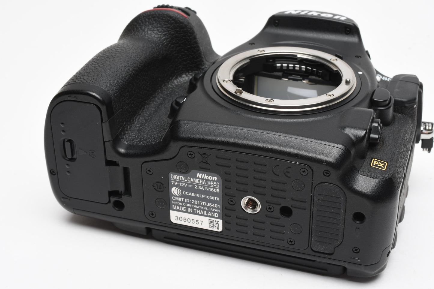 Nikon D850 DSLR Body w/batt+charger Only 17,107 Acts, Clean, Boxed, USA