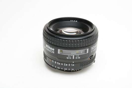 Nikon AF Nikkor 50mm f1.4D prime lens, very clean, nice prime lens w/caps