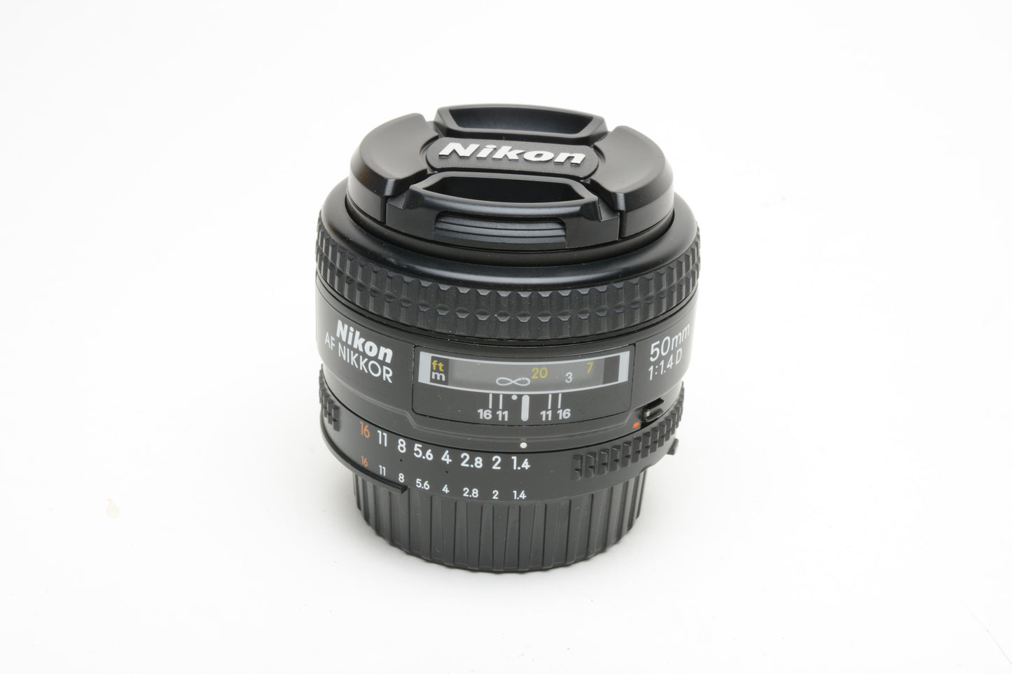 Nikon AF Nikkor 50mm f1.4D prime lens, very clean, nice prime lens w/caps