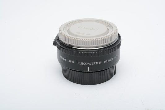 Nikon AF-S TC-14E II 1.4X Teleconverter, caps, clean & sharp!