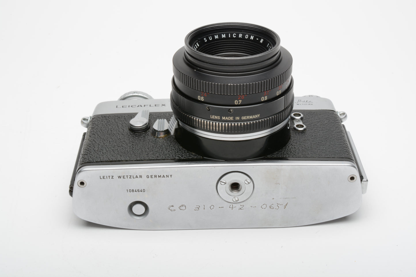 Leica Leicaflex w/Summicron 50mm f2 lens, hood, case, New seals, Great!