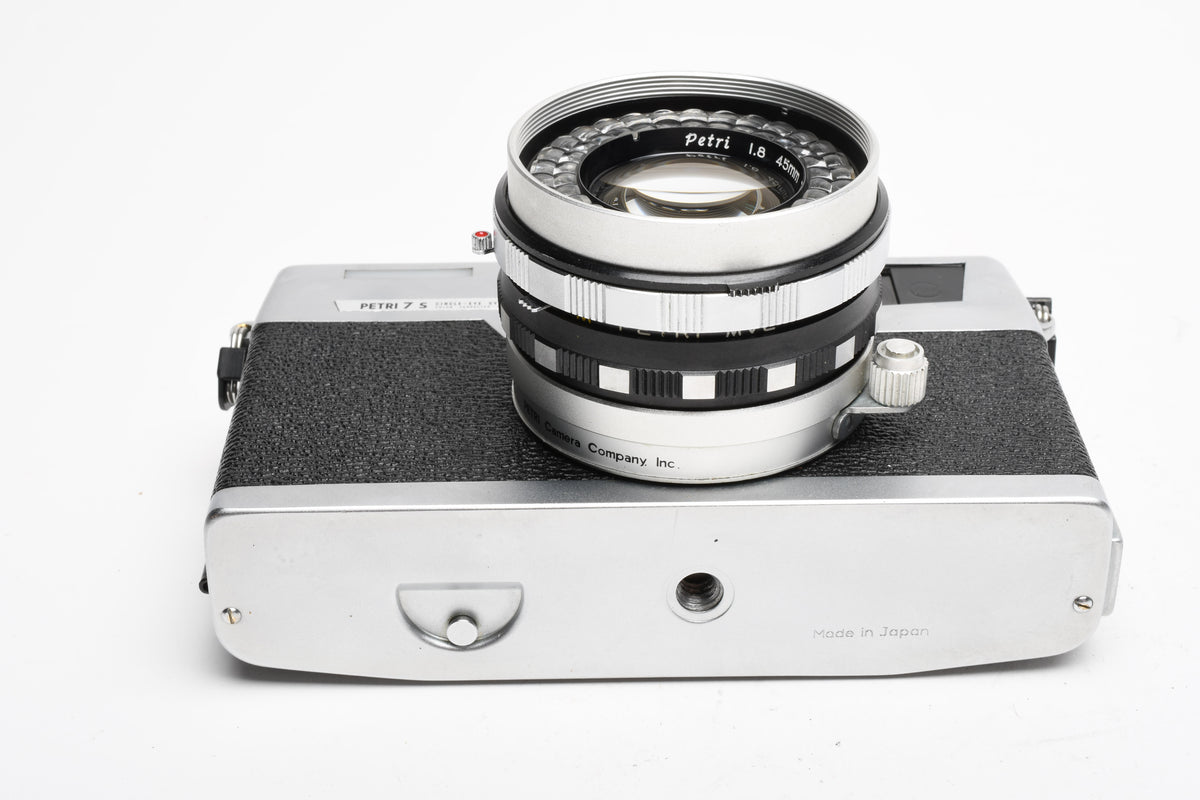 Petri 7s 35mm Rangefinder camera w/45mm f1.8 lens, case, hood, Good!