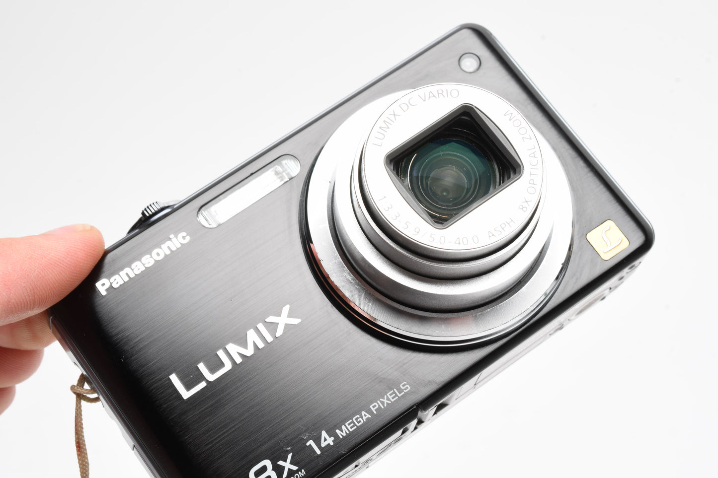 Panasonic Lumix DMC-FH22 14.1MP Digital Point&Shoot, batt+charger, *Read
