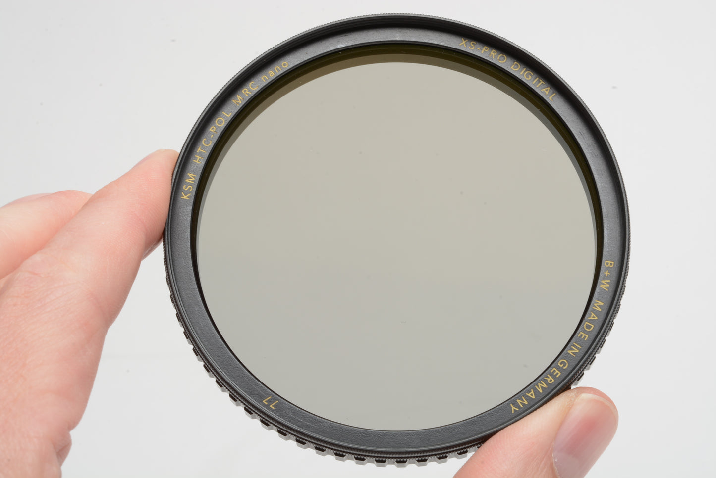 B+W XS-PRO Digital 77mm HTC-POL MRC Nano Circular Polarizing filter, Very clean