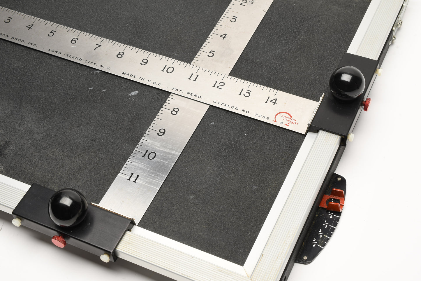 Omega 11x14 Adjustable printing easel up to 11x14 prints, Very clean, Solid