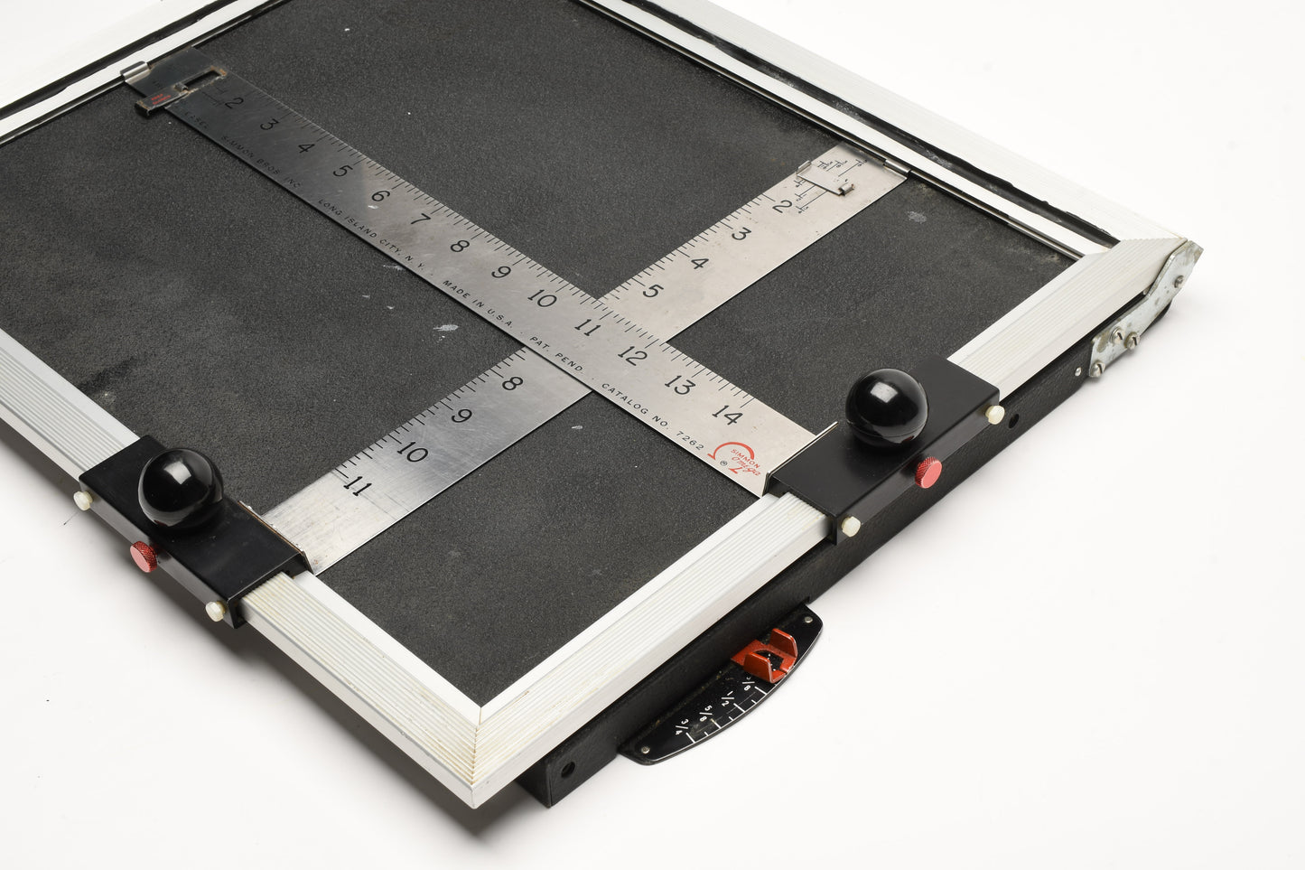 Omega 11x14 Adjustable printing easel up to 11x14 prints, Very clean, Solid