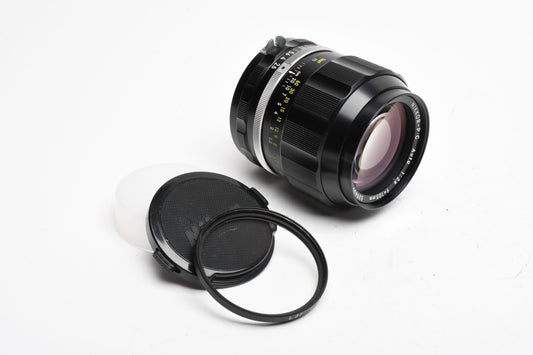 Nikon Nikkor P.C 105mm f2.8 Non Ai portrait lens, L37 UV, Mint-