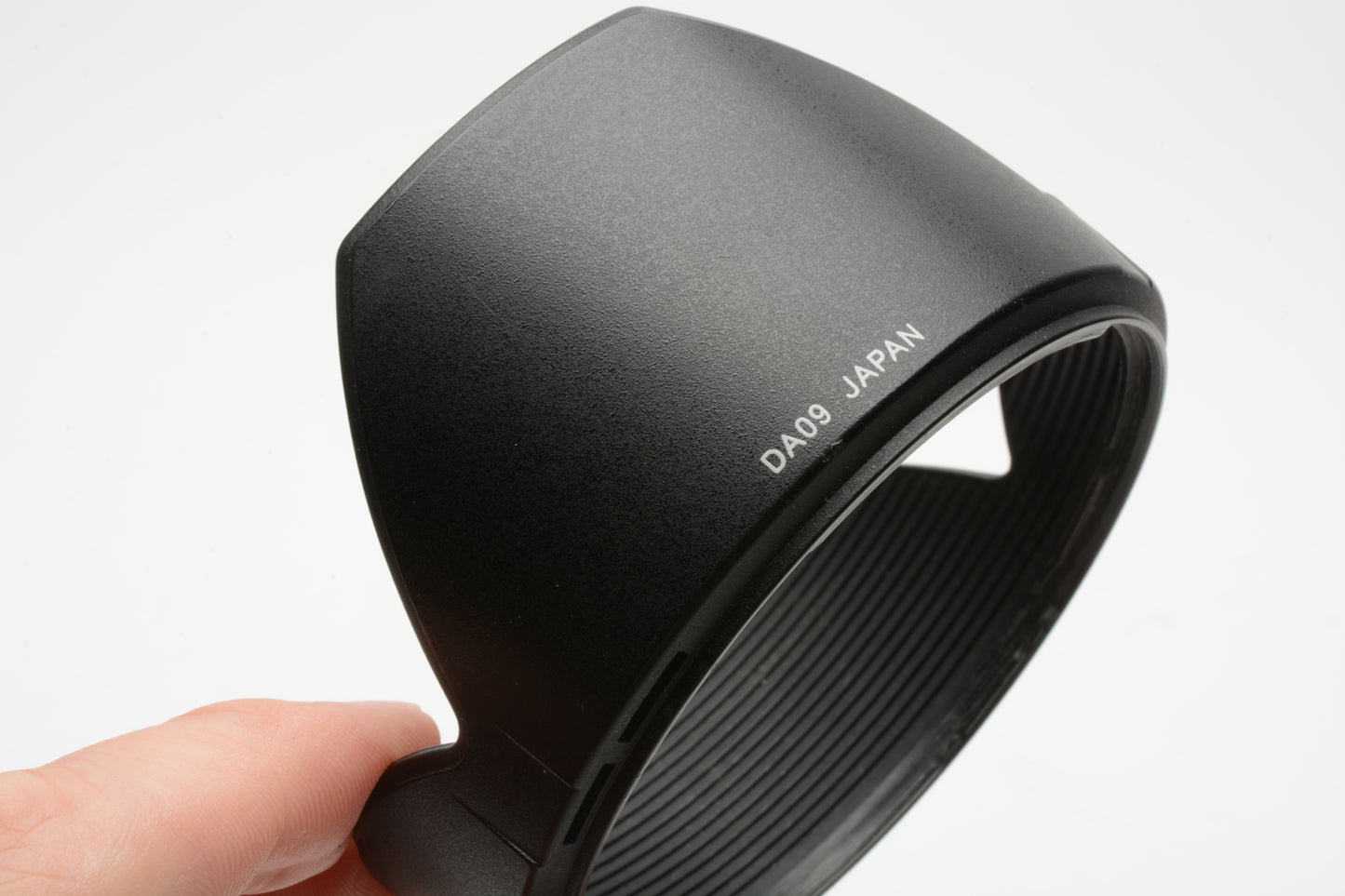 Tamron DA09 Lens hood shade for 28-75mm f2.8, A16 17-50 mm f2.8 (67mm)