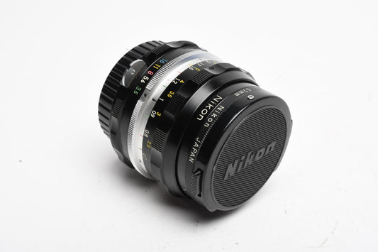 Nikon Nikkor H.C 28mm f3.5 Non Ai wide lens, L37 UV, Mint-