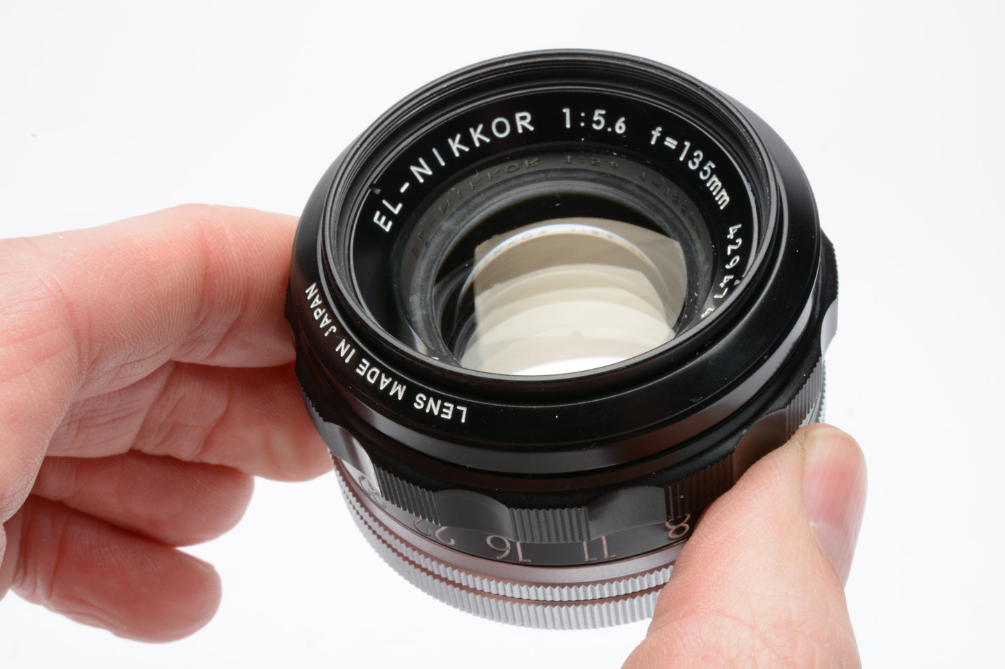Nikon EL Nikkor 135mm f5.6 enlarging lens in jewel case + cap