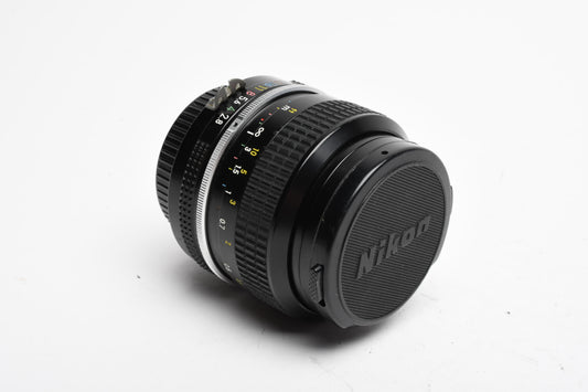 Nikon Nikkor 24mm f2.8 Non Ai lens, Nice & Sharp +UV
