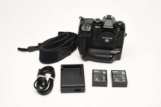 Olympus OM-D E-M1X Body, 2X batts, charger, strap, 27K Acts, Mint-