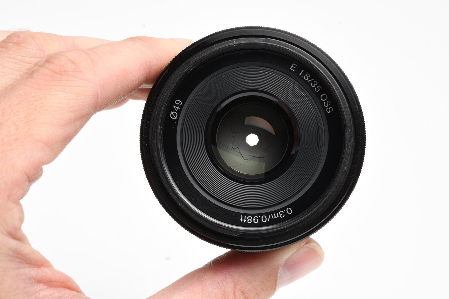 Sony 35mm f1.8 SEL35F18 wide angle E-mount lens, caps, hood, Good!