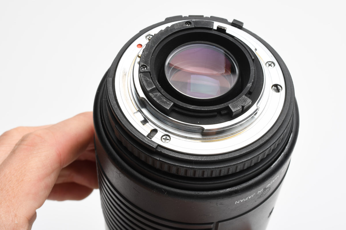 Sigma APO AF 70-300mm f4-5.6 Telephoto zoom for Nikon AF +Hood, Good
