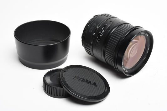 Sigma AF 28-70mm f2.8 Versatile zoom for Nikon AF +Hood, Good