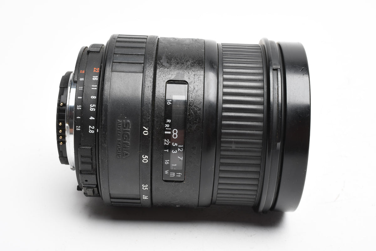 Sigma AF 28-70mm f2.8 Versatile zoom for Nikon AF +Hood, Good