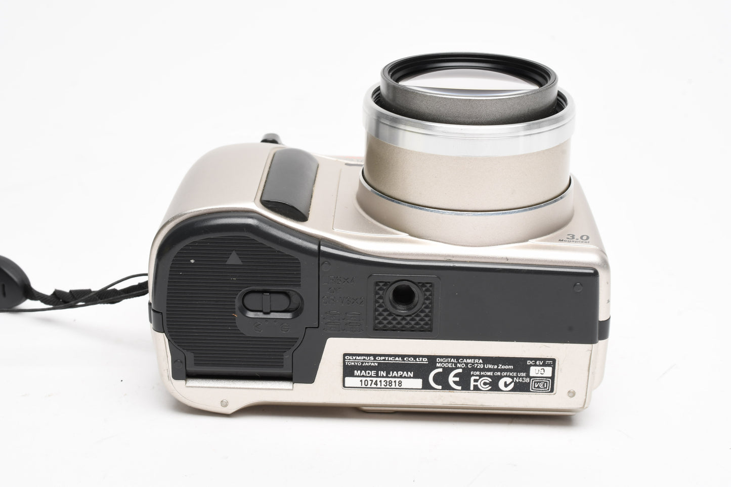 Olympus C-720 3MP Camedia Digital Point&Shoot w/Case, cap, card, Tested