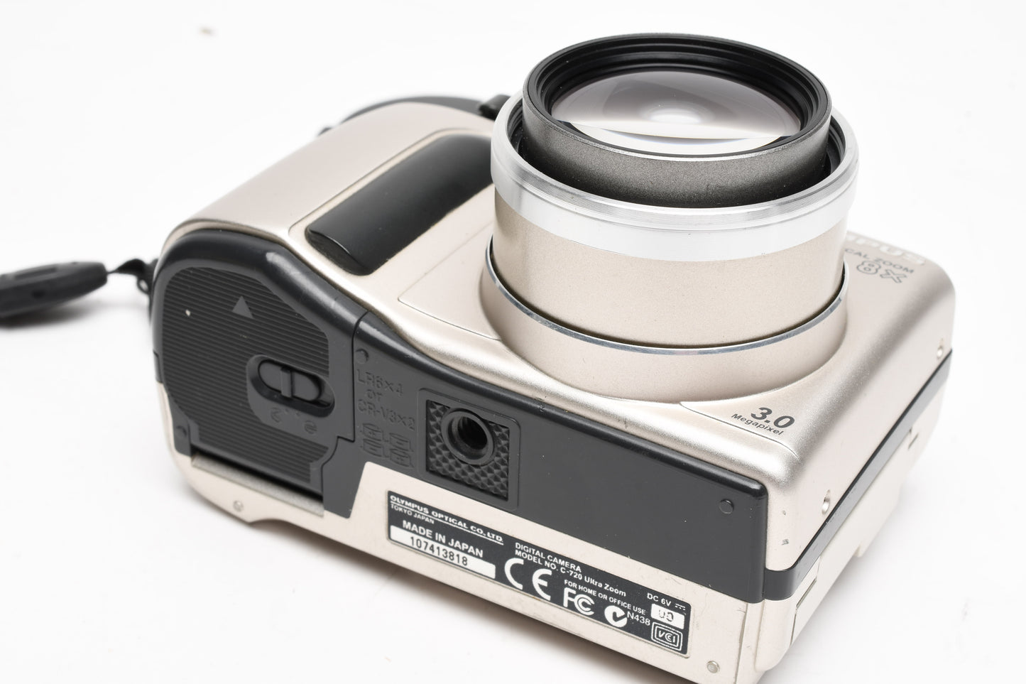 Olympus C-720 3MP Camedia Digital Point&Shoot w/Case, cap, card, Tested