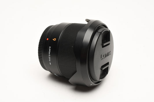 Panasonic Lumix 9mm f1.7 Leica DG Summilux Micro 4/3 Mount, Hood, Mint-